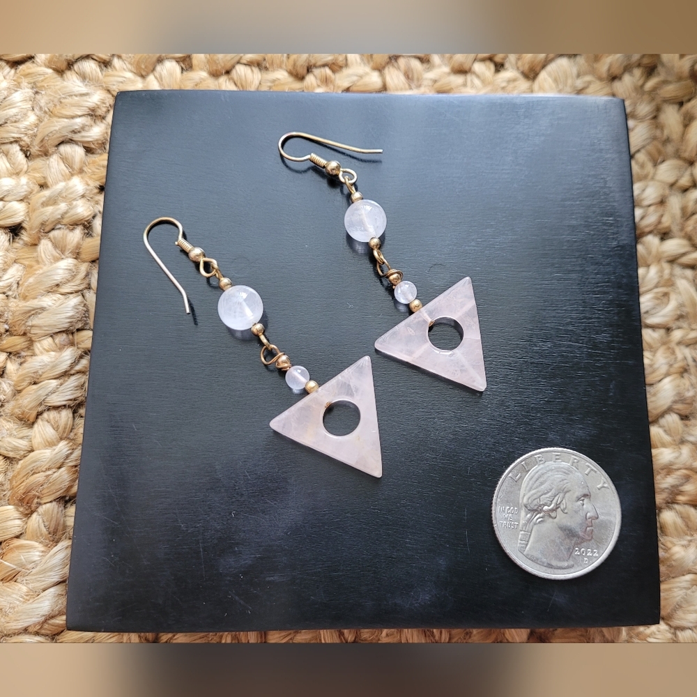 Vtg Geometric Triangular Rose Quartz Dangle Earrings, Gold Toned